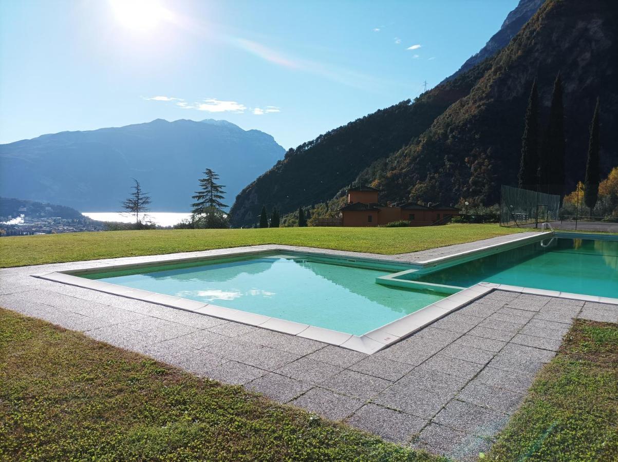 Lake View Studio Flat Riva del Garda Bagian luar foto
