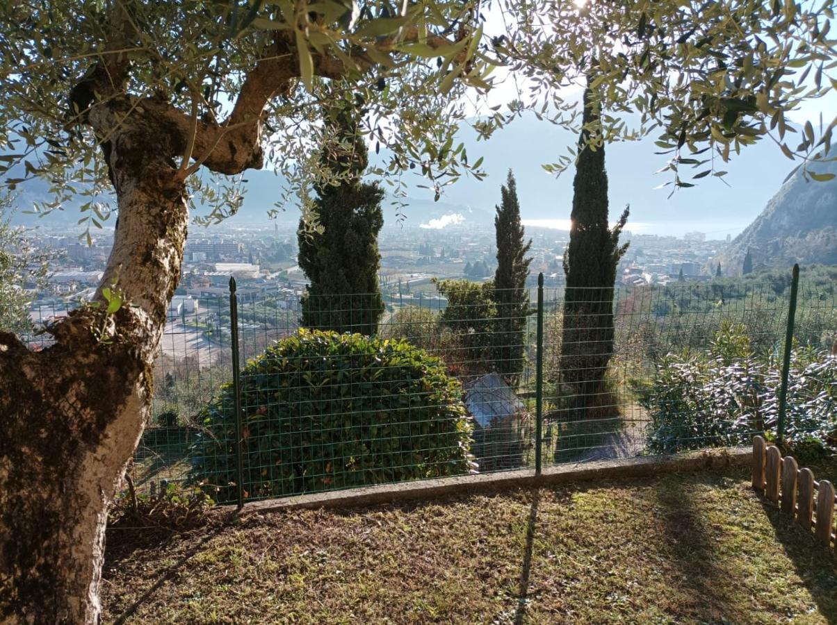 Lake View Studio Flat Riva del Garda Bagian luar foto