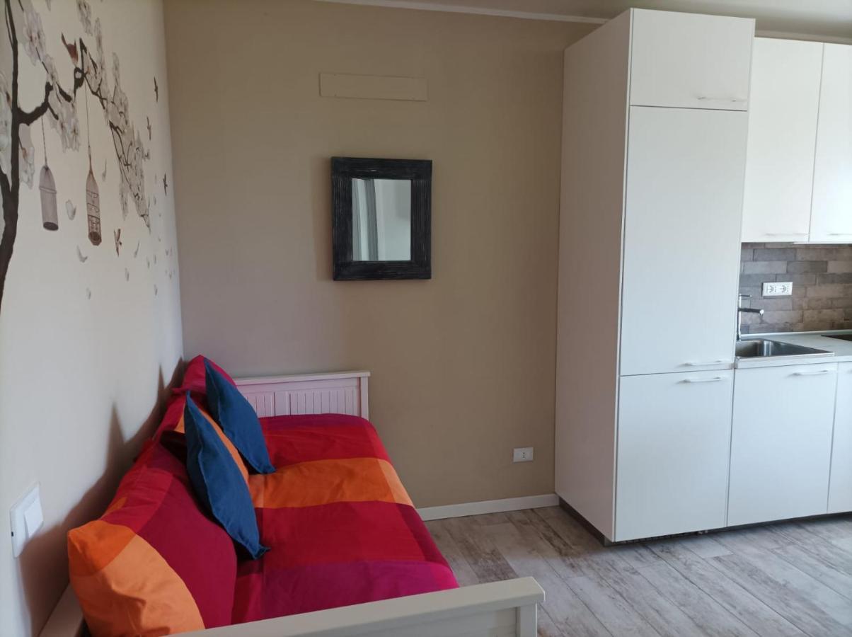 Lake View Studio Flat Riva del Garda Bagian luar foto